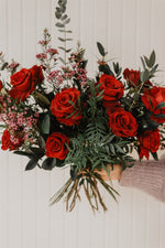 Charger l&#39;image dans la galerie, Douzaine de Roses Rouges de St-Valentin
